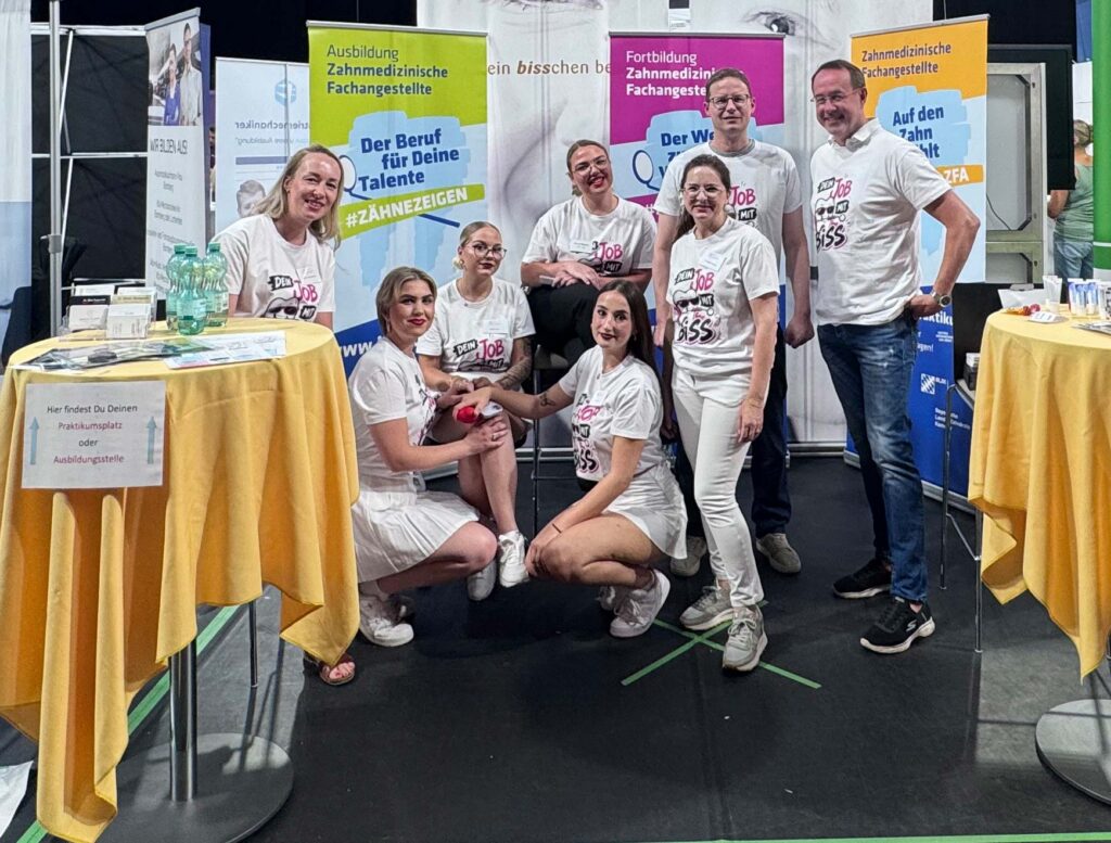 Ausbildungsmesse, am Stand der Gemeinschaft Bamberger Zahnärzte, https://ausbildungsmesse-bamberg.de/